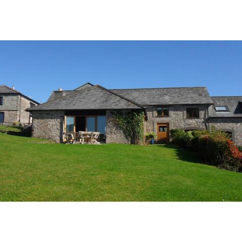 Blackness Barn - Spacious Family Home with River Views,