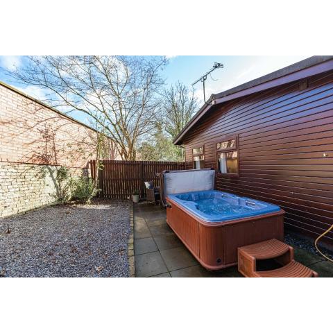 Bluebell Lodge 24 with Hot Tub