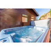 Bluebell Lodge 7 with Hot Tub