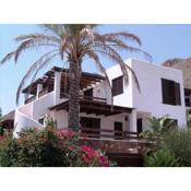 book now spacious 12p villa with communal pool