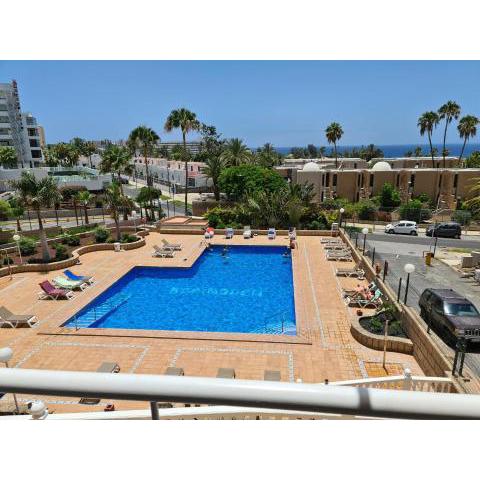 Borinquen only 280 meters to the beach, balcony with sea view, heated pool, Wifi