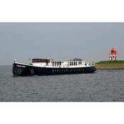 Botel Sailing Home