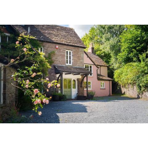 Brecon Beacons Old Vicarage, stunning garden & views