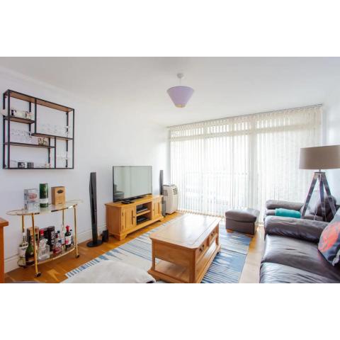 Bright 2 Bedroom Apartment in Islington