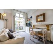 Bright 2 bedroom flat with terrace in Notting Hill