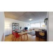 Bright and luminous 2-bedroom-flat in downtown