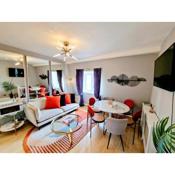Brilliant 3 Bedroom's Apartment in Hyde Park with Elevator - 1 Flight of stairs only