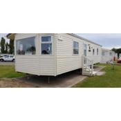 Brilliant 4 Berth Caravan At Dovercourt Holiday Park Ref 44009a