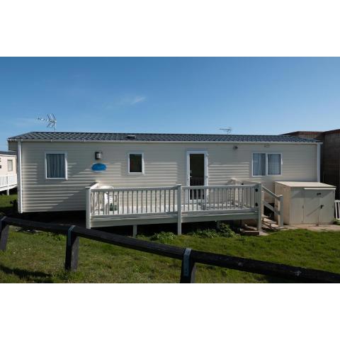 Brilliant 6 Berth Caravan For Hire At Naze Marine In Essex Ref 17342br