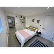 Brilliant Private Bedroom & En-suite in New Flat -1A August House