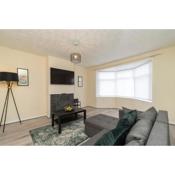 Bristol Place - Entire 3 Bedroom Home with Parking & Garden - Groups & Families