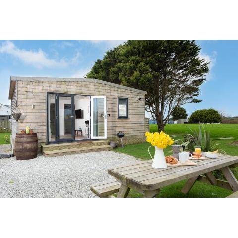 Bushwood-Beautifully Fitted Wooden Lodge Helston Cornwall