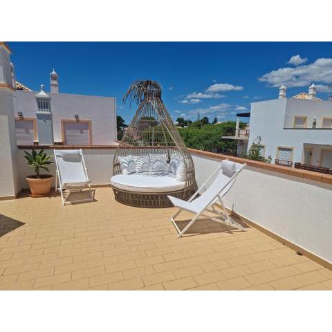 Cabanas de Tavira Gomeira, 2 bedroom, 3 terraced Penthouse with Seaview, 300m from the Sea