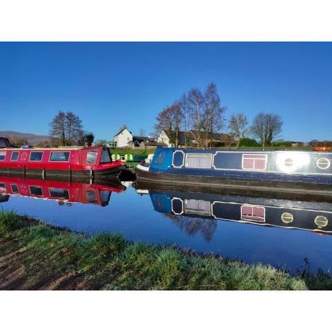 Canal Holiday Cottages (Ty Newydd)