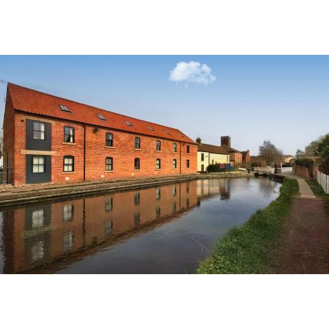 Canalside Wharf