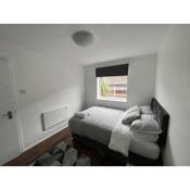 Canary Wharf Haven - Spacious & Homely Entire 1 Bedroom Flat