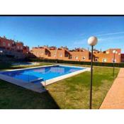 Casa adosada 3 habitaciones con piscina comunitaria