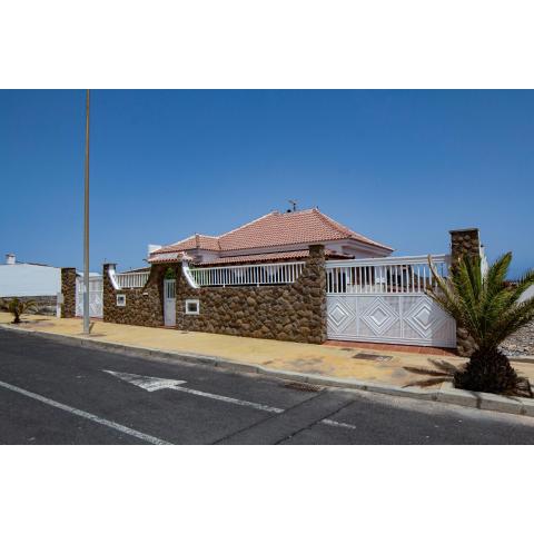 CASA CON PISCINA EN TENERIFE - VISTA MAR Y EL TEIDE