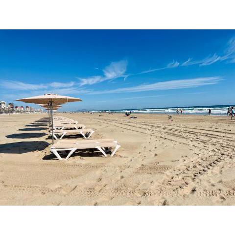 Casa Grau y playa, con dos apartamentos en segunda línea, opción barbacoa y patio