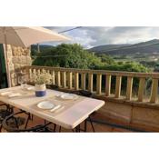 Casa rural con terraza, barbacoa y chimenea