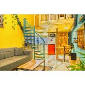 Central and Colorful Studio Flat in Alsancak