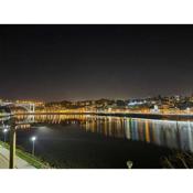 Central duplex apartment-full view of Douro river