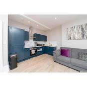 CENTRAL LOCATION *Four Bedroom Apartment * Sleep 14 *Roof Terrace