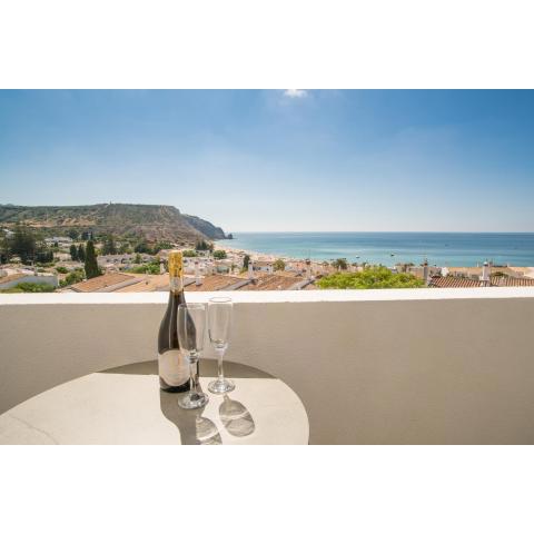 Central Two bedroom Apartment Praia Da Luz.