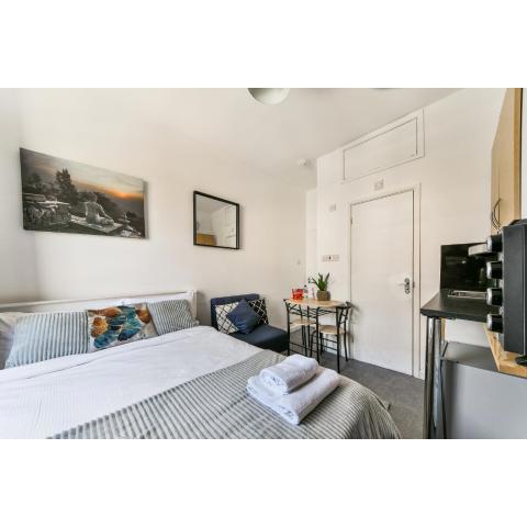 Chapel Market, Studio in Angel- Sleeps upto 3