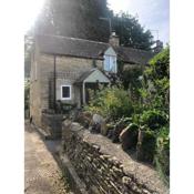 Characterful, Cosy Cotswold Cottage, Folly Cottage