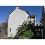 Characterful Cottage near the Sea, Beach, Pier & Shops