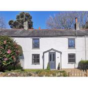 Charlestown cottage, Woodburner, Gardens & Parking