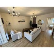 Charming 2-Bed Apartment in Danbury essex