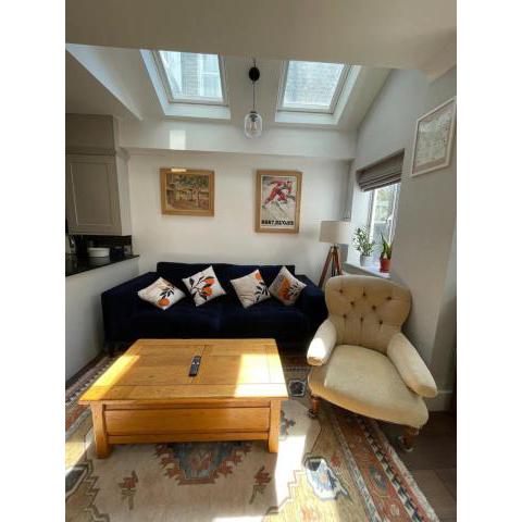 Charming 4BD House with Private Garden - Tooting