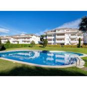 Charming Golf, Pool and private parking