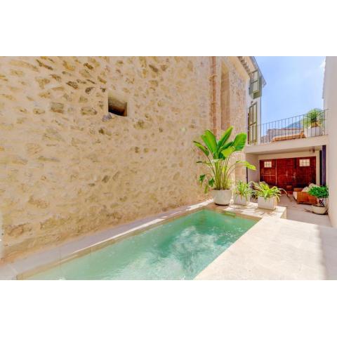 Charming Pollensa Villa Alicanti 4 Bedrooms Positioned in the Heart of Old Town