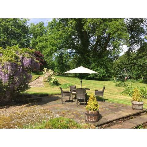 Charming Rural Cottage in Kippen Stirlingshire