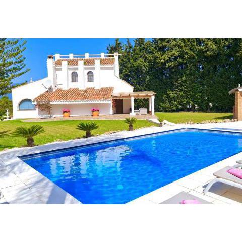 Charming Villa Andaluza in Finca in Estepona