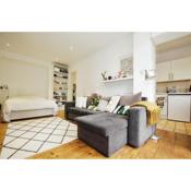 Charming West London Studio Your Urban Oasis