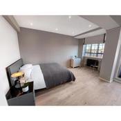 Chelsea Flat 10 mins Harrods, Balcony, Gym, Air Conditioning