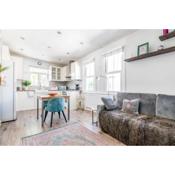 Chic and Cheerful Flat in Willesden Green
