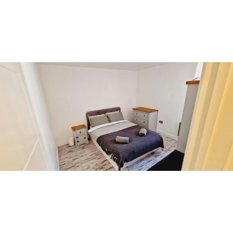 City centre lovely Apartment with the Cheapest Overnight Parking