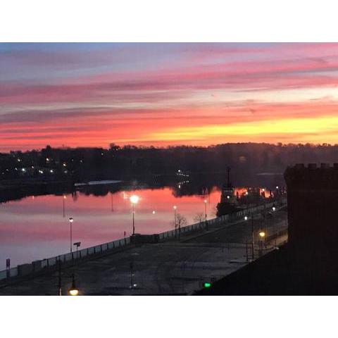 City centre Rooftop apartment alongside river Suir