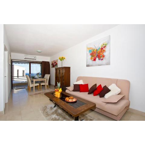 Comfort apt w balcony near beach Marjan and center