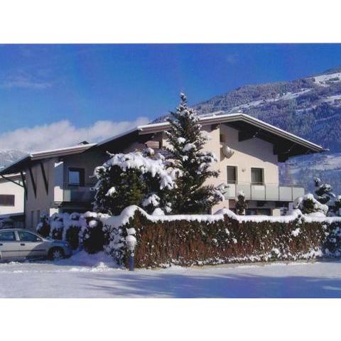 Comfortable Apartment in Aschau im Zillertal near Ski Area