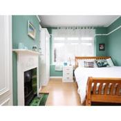 Comfortable Bristol Escape near Gloucester Road