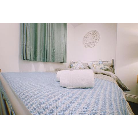 Cosy & Comfortable - Heart of Hove - Beach Getaway