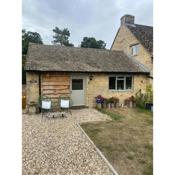 Cosy Cotswolds Self-Contained One Bedroom Cottage