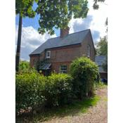 Cosy cottage in the heart of the countryside