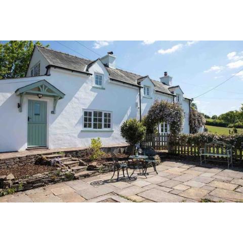 Cosy Country Cottage; Brecon Beacons